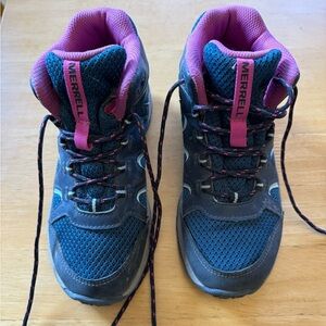 Merrell kids size 1 waterproof hiking boots